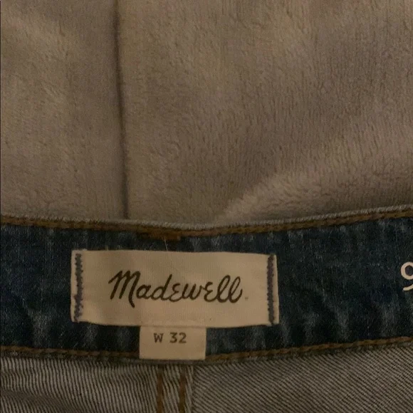 Madewell womens Distressed Denim Shorts Sz 32 17 in long - Picture 2 of 4